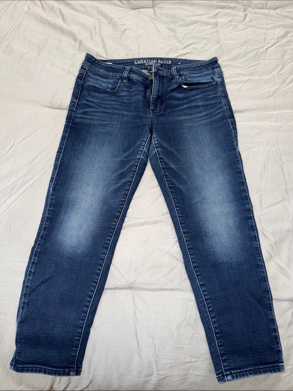 American Eagle Outfitters Women's Mid-Rise Dark Blue Slim Jeans cropped